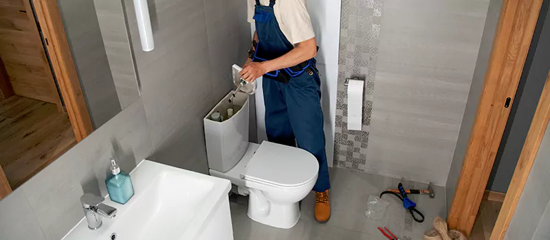 Plumber For Toilet Repair in Oakville, ON